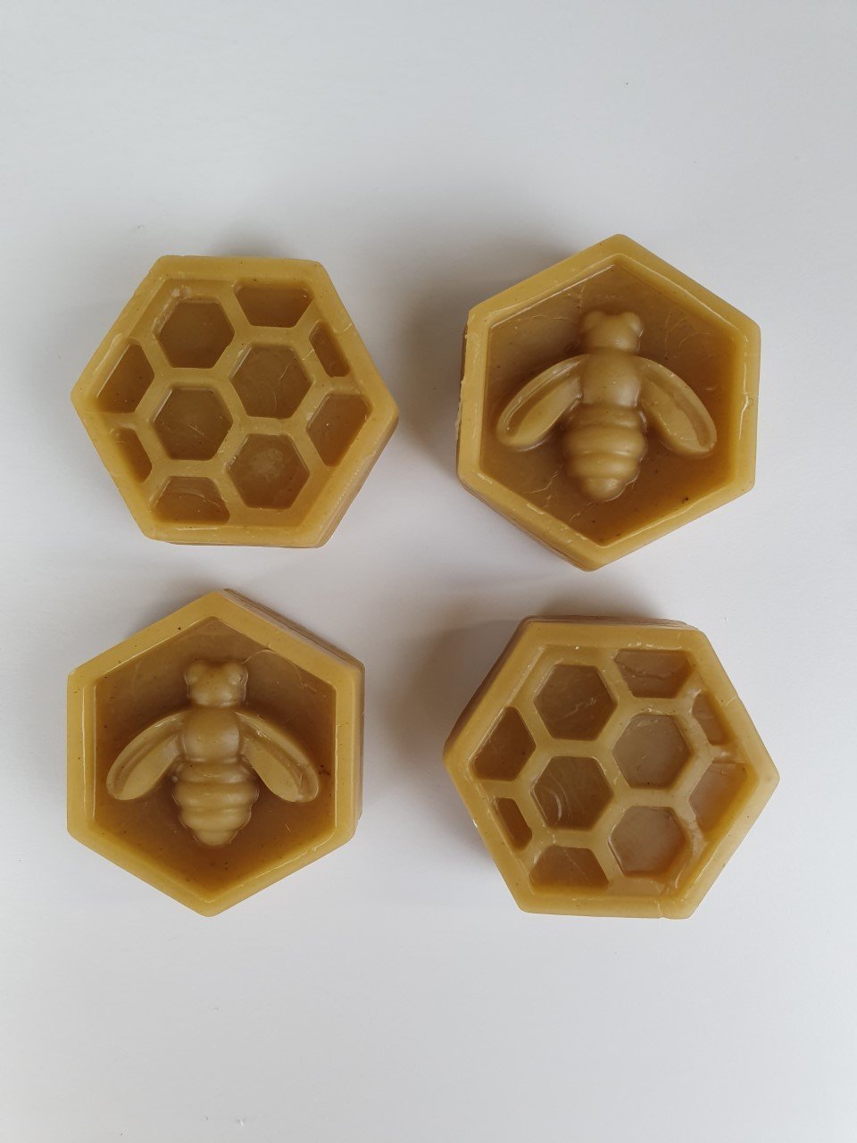 Bee & Comb 19 Piece Tray Mould